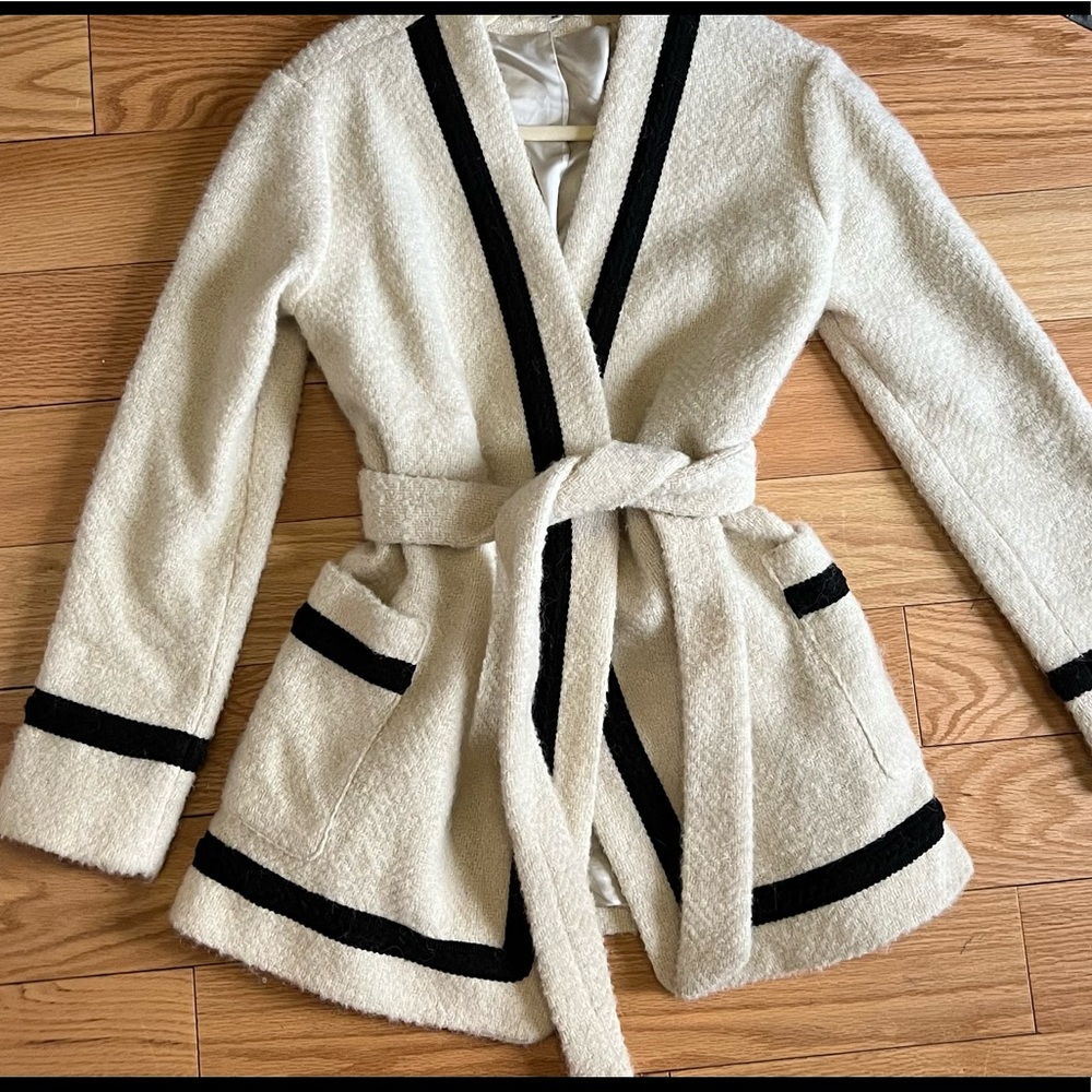 Sezane Mike Wrap Coat - Ivory and Black Sz Small / 36